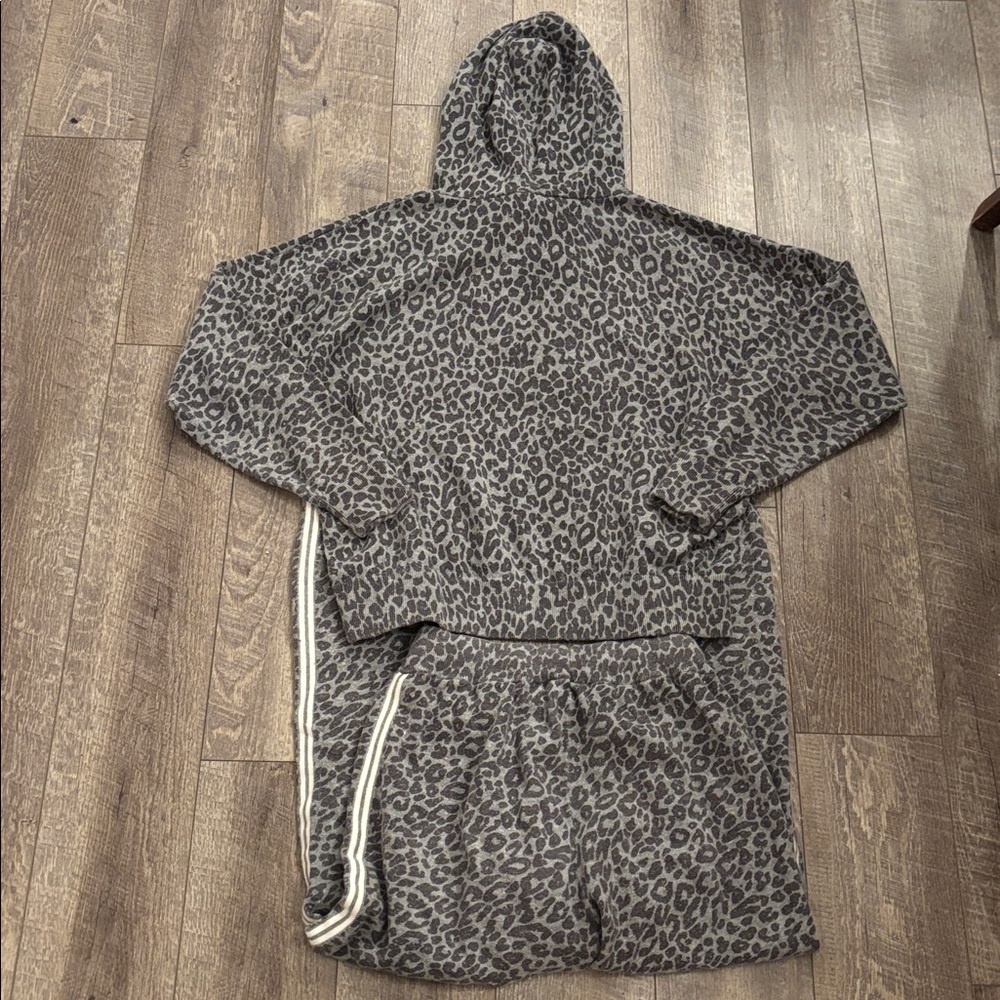 Skull Cashmere Leopard Set - Picture 6 of 8